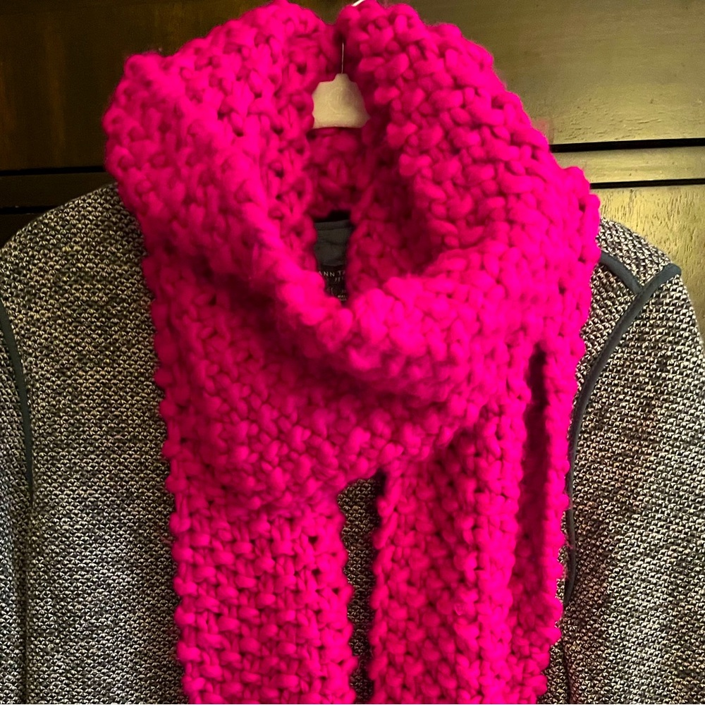 Knit scarf